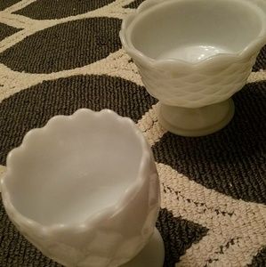Sett of milk glass candy jar